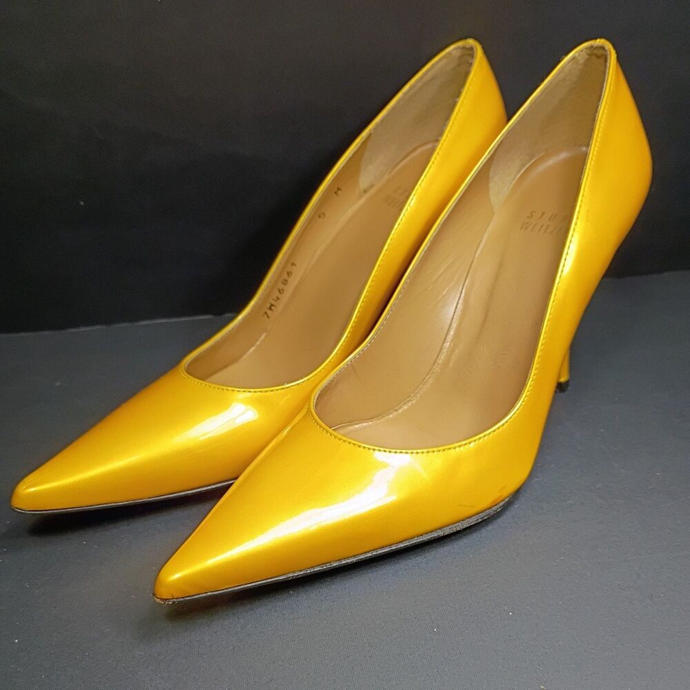 STEWART WEITZMAN Pointed Toe Patent Leather Classic Pumps In Yellow/gold 6.5.